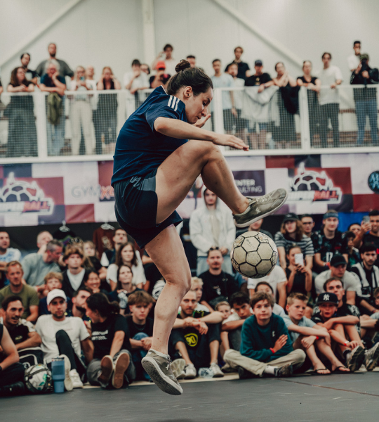 lucie-naostyle-superball-world-champion-freestyle-football10