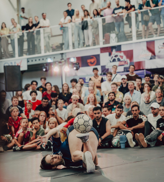 lucie-naostyle-superball-world-champion-freestyle-football8